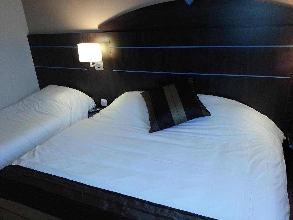 Hotel Akena City Caudry Rum bild